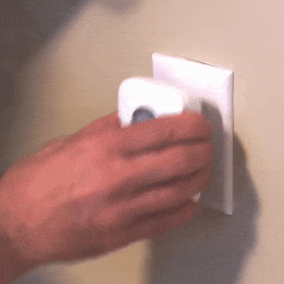 Energy Saver Pro — zielona dioda LED potwierdza pracę
